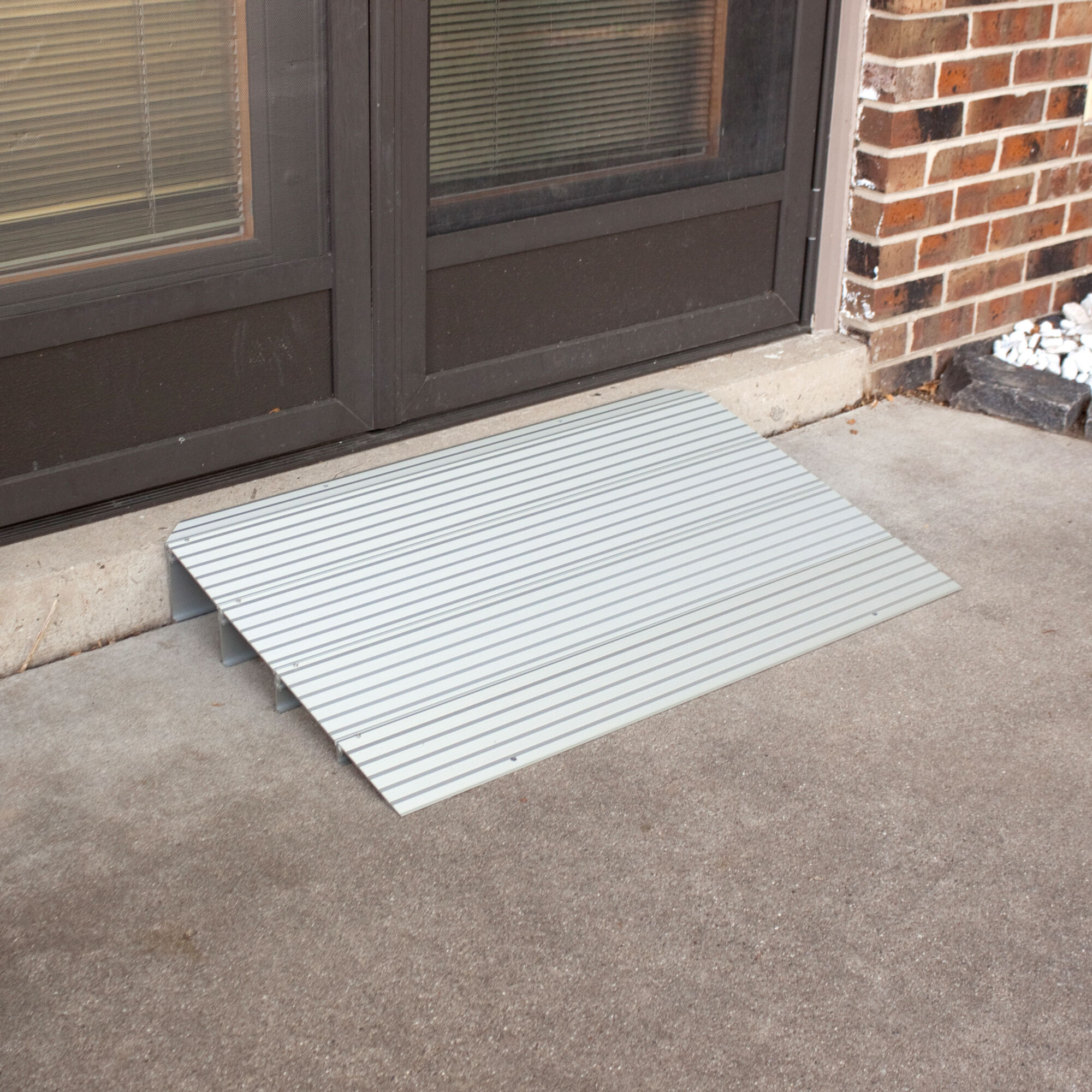 Silver Spring Aluminum Modular Threshold Ramp - 21.625in. Length x 34in. Width, 3.75in. to 4.25in. Rise, 600-Lb. Capacity, Model# THR4